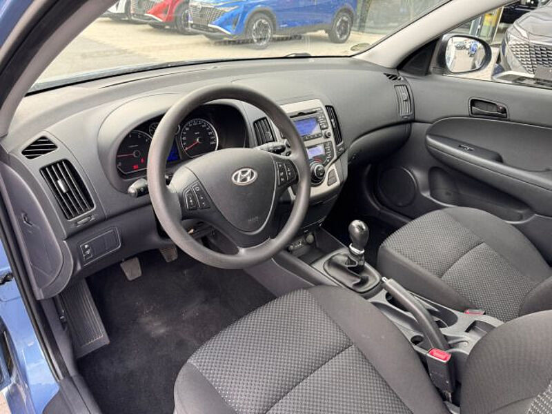 Hyundai i30 cw KLIMAAUTO. PDC SITZHEIZUNG