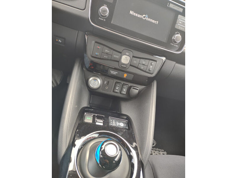 Nissan Leaf N-Connecta 40KW NAVI / AVM Kamera / Winterpaket