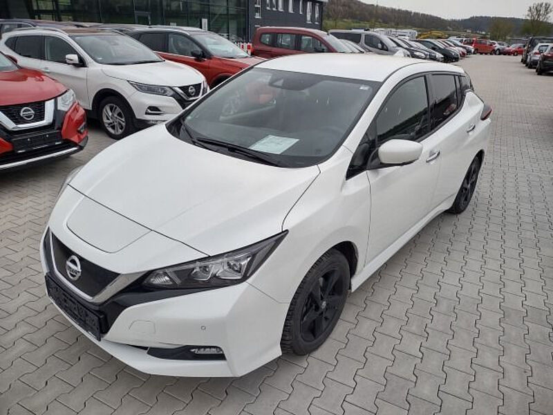 Nissan Leaf N-Connecta 40KW Winter / LED / NAVI / AVM