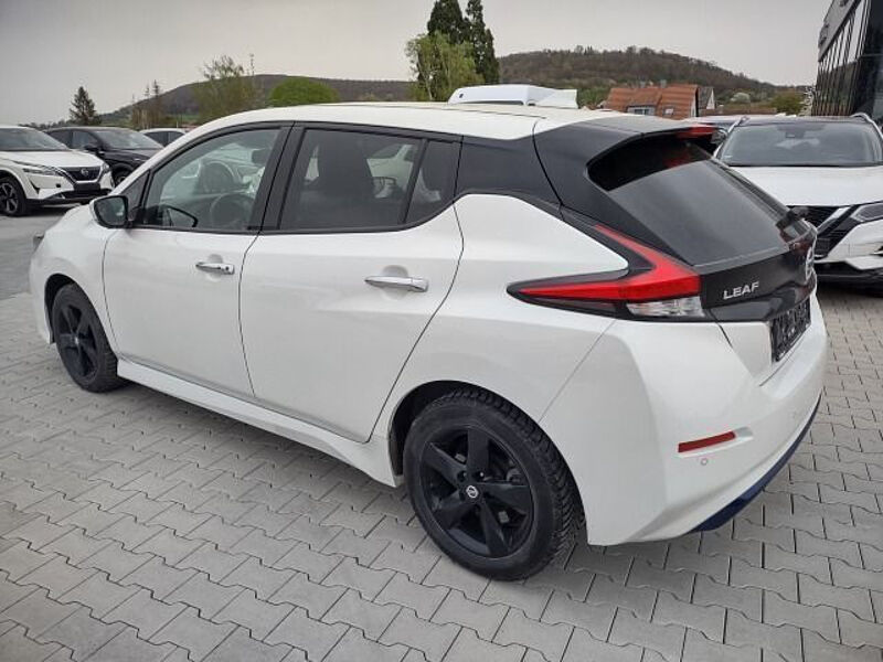 Nissan Leaf N-Connecta 40KW Winter / LED / NAVI / AVM