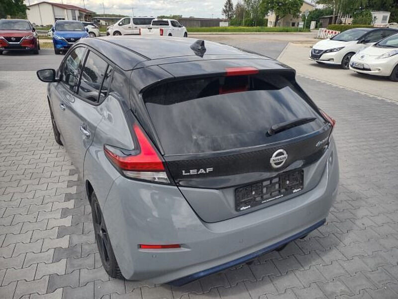 Nissan Leaf Sondermodell LEAF 10 / 40KW / NAVI / Kamera / Winter