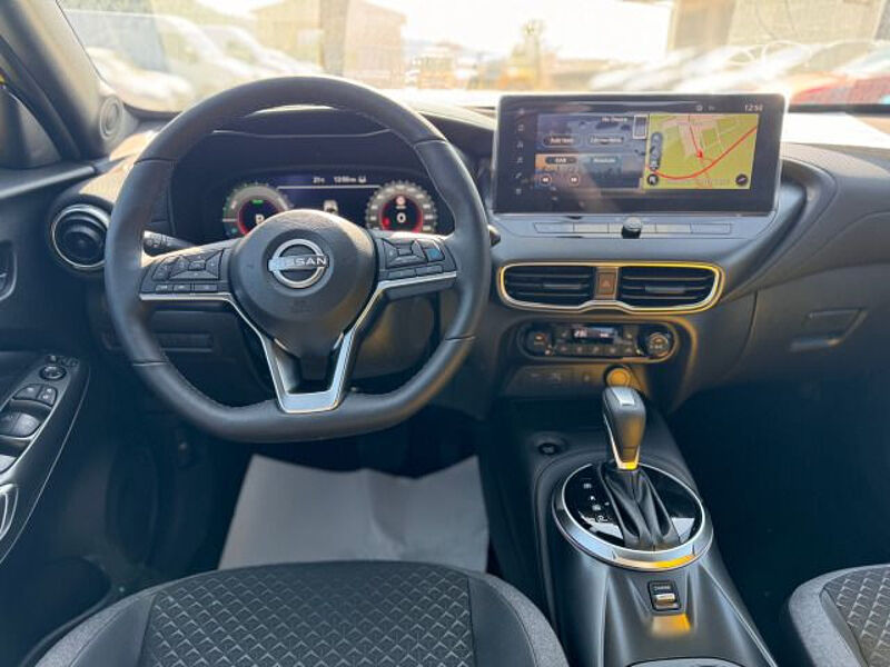 Nissan Juke 2024 N-Connecta Hybrid WINTERPAKET