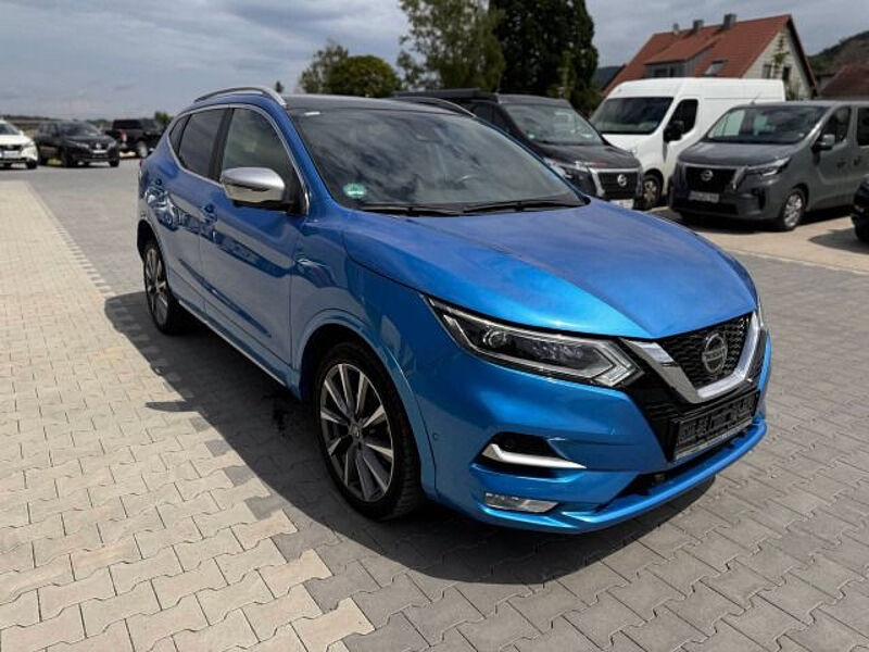 Nissan Qashqai Tekna+ 4x4 1,7dCI Xtronic LEDER AHK