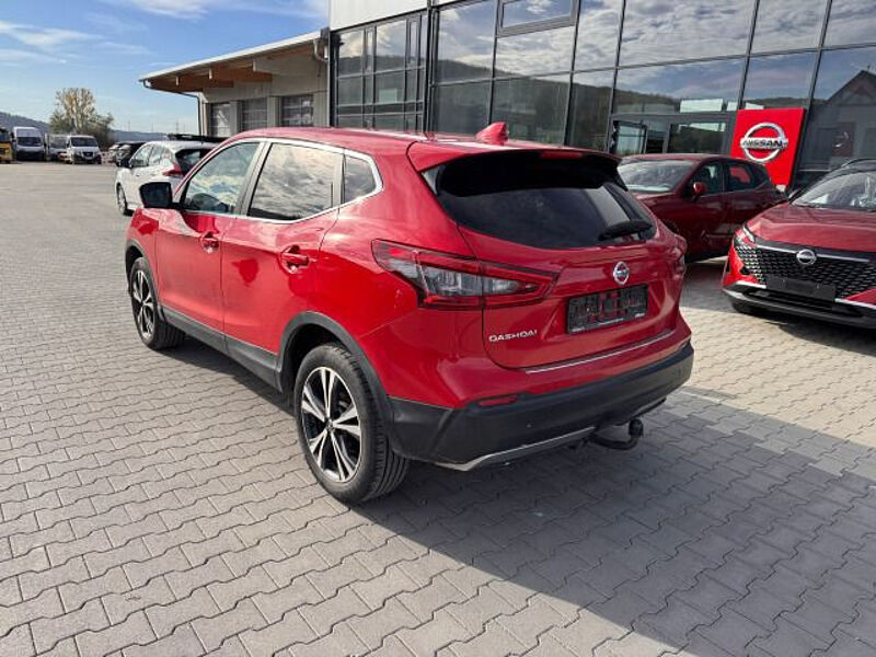 Nissan Qashqai 1.6DIG-T N-Connecta LED DAB AHK