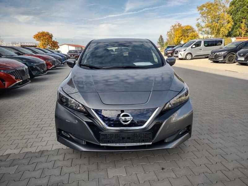 Nissan Leaf N-Connecta 40Kwh / Winterpaket / AVM / NAVI / 1.Hand