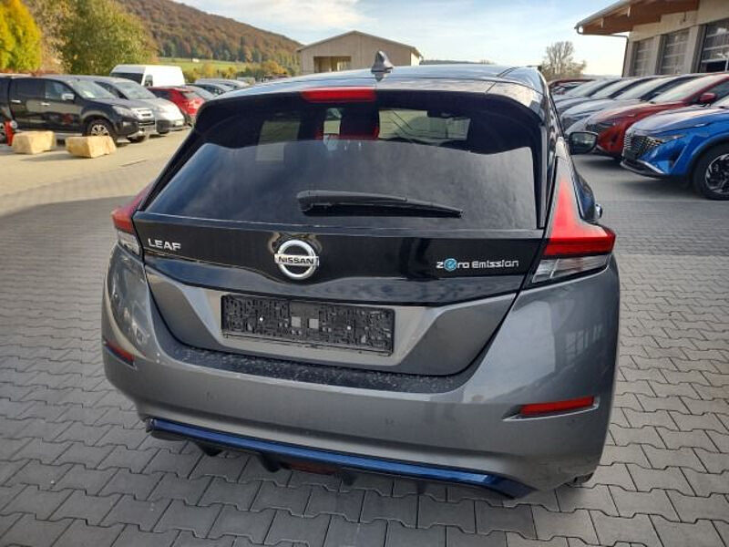 Nissan Leaf N-Connecta 40Kwh / Winterpaket / AVM / NAVI / 1.Hand