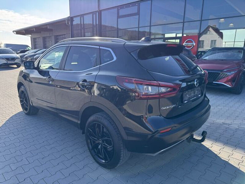 Nissan Qashqai 1.3 DIG-T N-Connecta LED AHK DAB