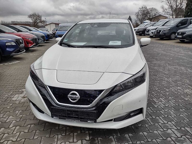 Nissan Leaf Acenta 40KW / AVM Kamera / Winterp. / PDC / Ganzjahresreif.