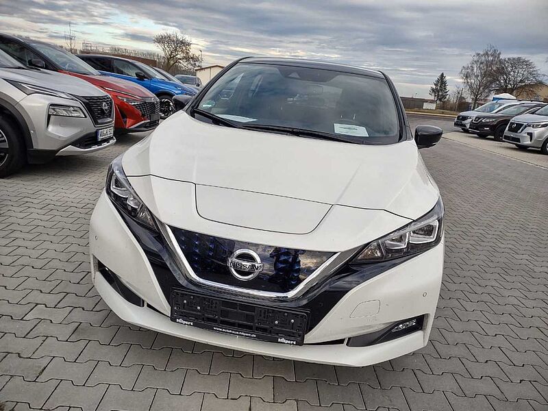 Nissan Leaf N-Connecta 40KW / NAVI / LED / Winter / AVM Kamera