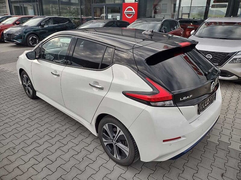 Nissan Leaf N-Connecta 40KW / NAVI / LED / Winter / AVM Kamera