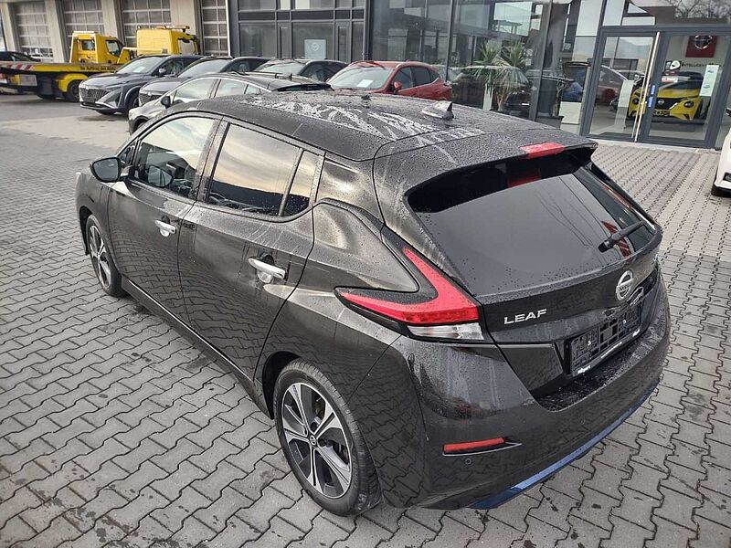 Nissan Leaf N-Connecta 40KW / NAVI / LED / Winter / AVM Kamera